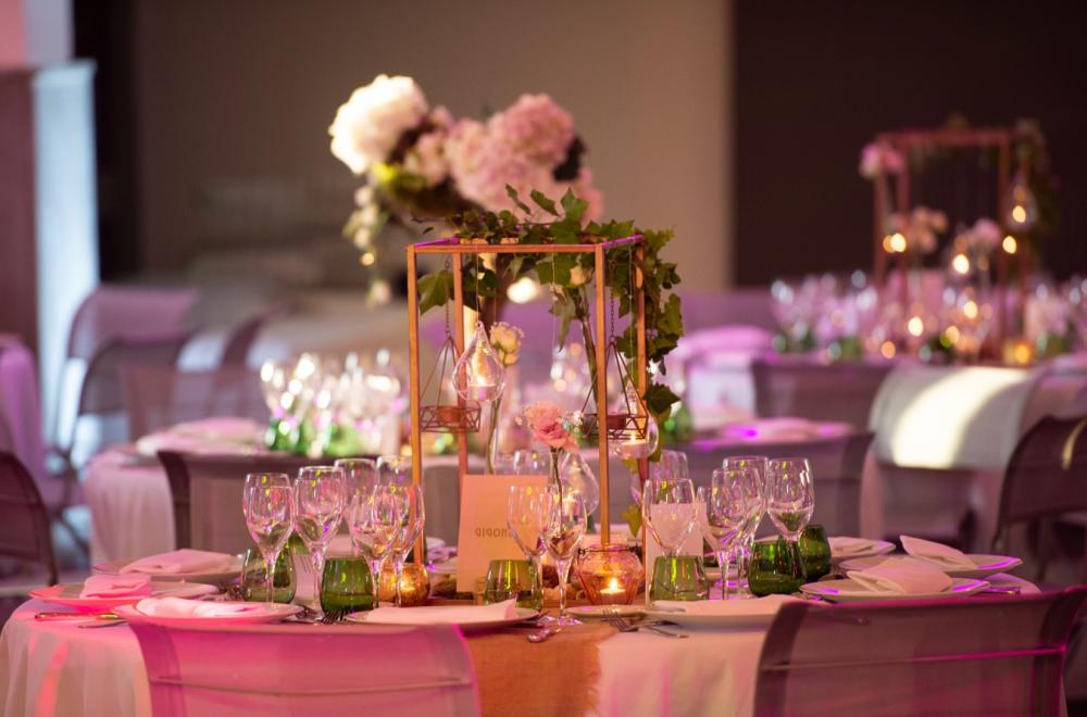 Décoration de tables pour un mariage bohème ou champêtre