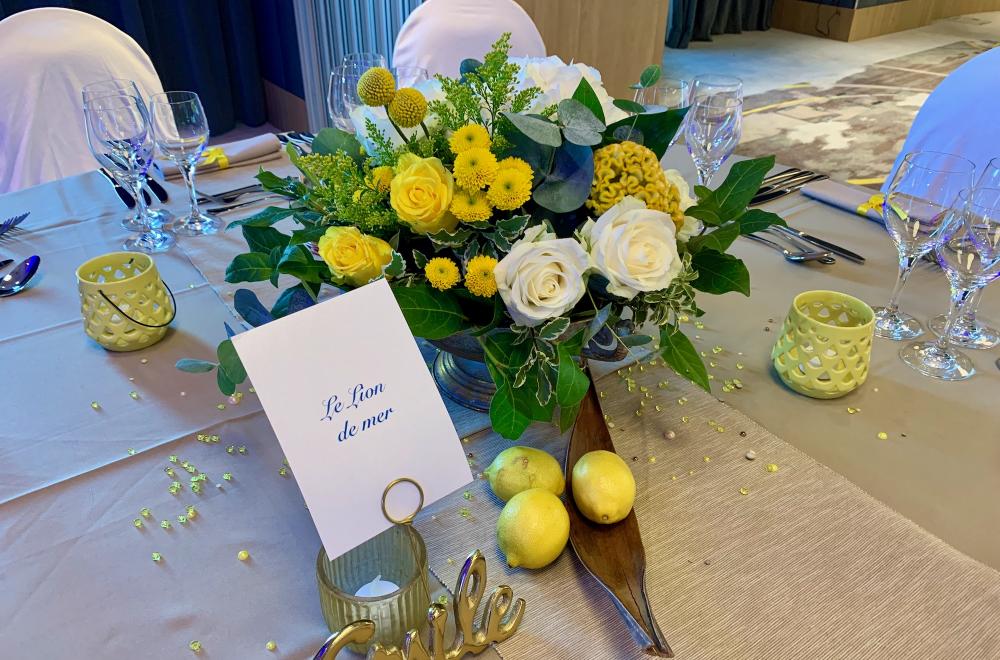 Se marier à L'Intercontinental, décoration touches de jaune